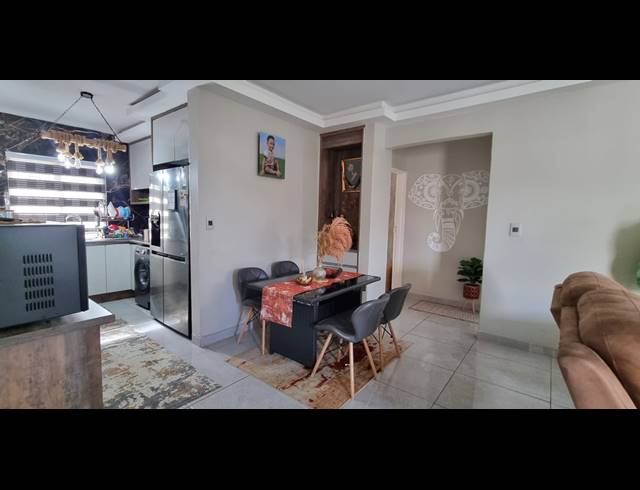 2 BEDROOM FLAT FOR SALE IN GLENWOOD